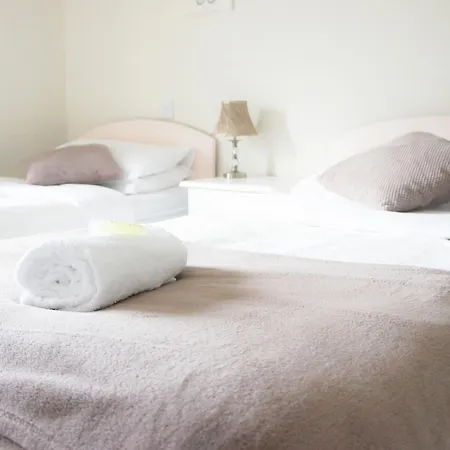 Couette-café The Coach House 3*