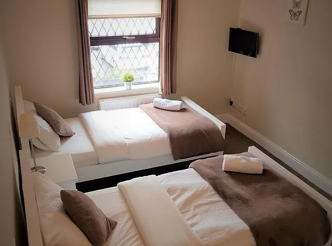 The Coach House فندق راوندوود